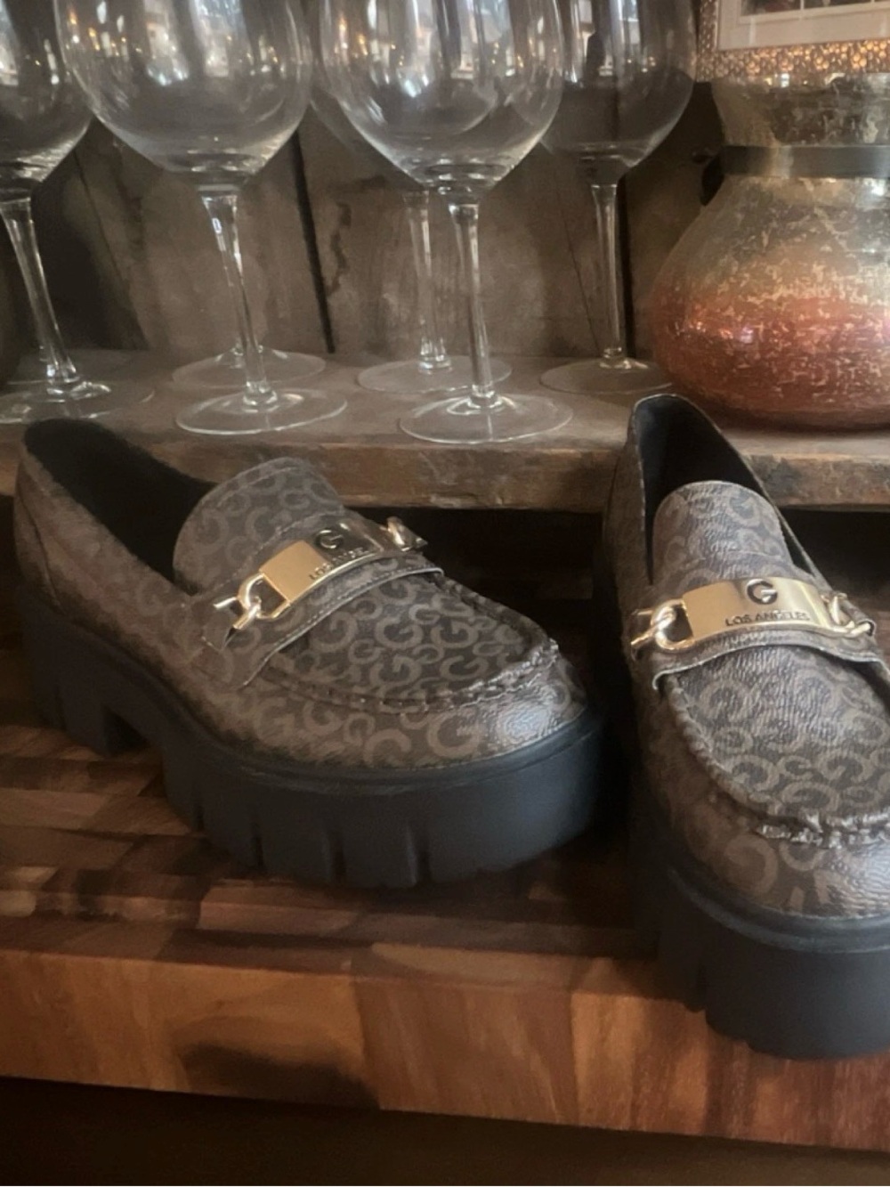 Guess GBG Los Angeles Brown Patterned Platform Loafers w/Gold Hardware
Size 9